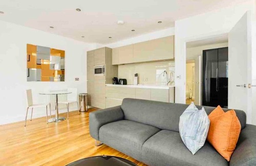 Limehouse Apartment | Canary wharf Luxury apartment
