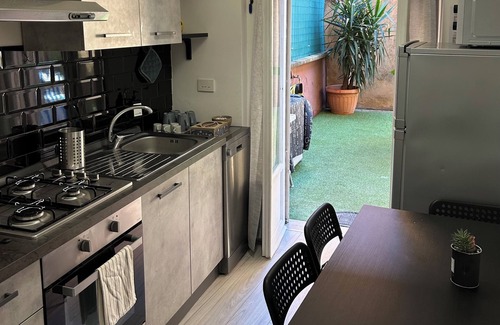 Gianicolo Apartment | Candelor House | Apartment & Garden in Gianicolense