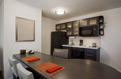 North San Antonio - SAT Hotel | Candlewood Suites San Antonio Airport by IHG