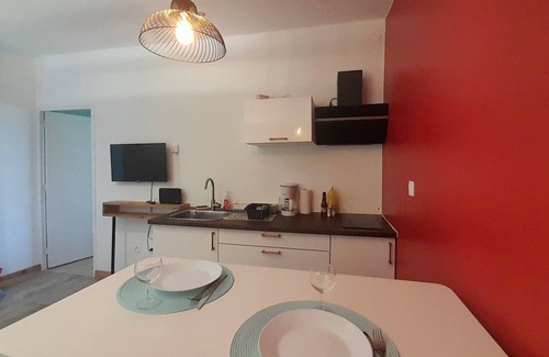 Montvert-les Bas Apartment | Cannelle, Cozy, Sea View in Mont Vert Les Bas