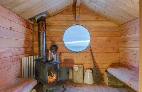 Seldovia Village Cabin | Cannery Cabin, 2 Beaches, wildlife, kayaks, bear viewing, glacier experience!