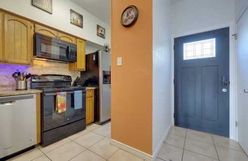 Canyon Lake House | Canyon Lake Townhome w/Balcony, Deck & Yard!