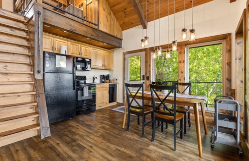 Jasper Cabin | Canyon View Treehouse- Summer Vacation With A View