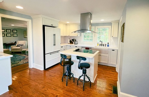 Cape Charles House | Cape Charles VA retreat with game arcade 👾, fire pit 🔥, Peloton 🚴🏽♀️, EV🔋