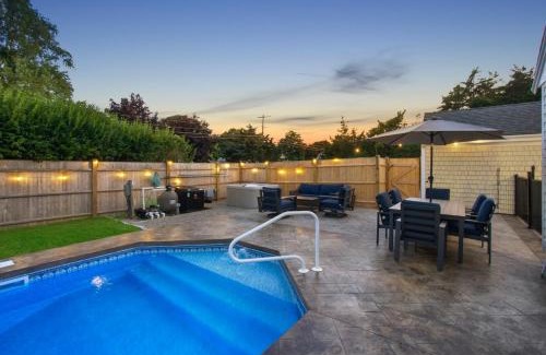 Hyannis House | Cape Escape