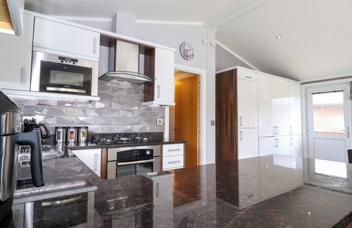 South Lakeland Leisure Village Cottage | Capenwray