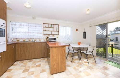 Forster House | Capeview - 4 bedroom home near One Mile!