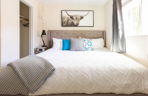 Rincon Heights Apartment | Captivating Finn - Walking distance to UA
