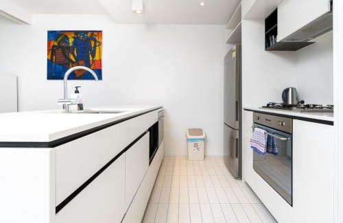 Kingston Apartment | Captivating Lake Views in Kingston - Hosted by CanStay