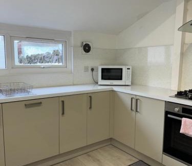 Grangetown House | Cardiff Grangetown Stylish 3Bed House.