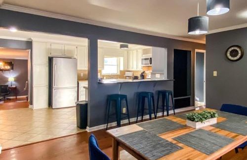 Madison House | Cardinal Aerie- 5 mins from Rainbow Mountain Hiking Trails