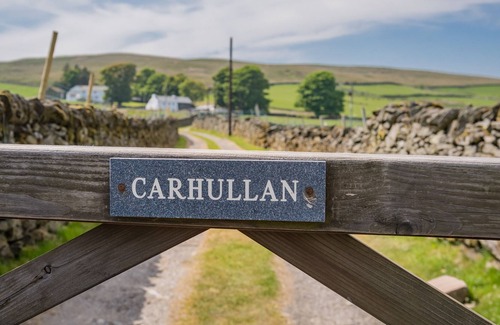 Penrith Other | Carhullan - Dog-friendly farmhouse with a hot tub & superb views