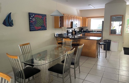 Northwest Point House | Caribbean Scuba & Family Resort - Coconut Bay, DreamCayman.com