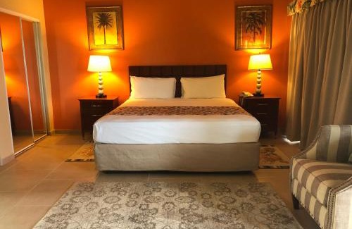 Cole Bay Hotel | Carl's Unique Inn & Conference Facilities