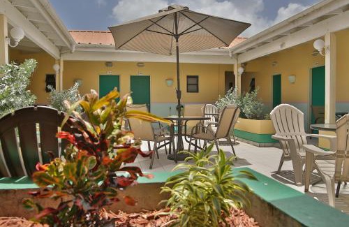 Cole Bay Hotel | Carl's Unique Inn & Conference Facilities