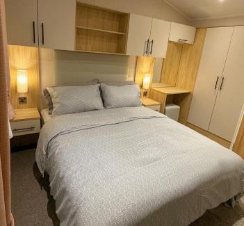 Carlisle House | Carlisle CAMELOT HOLIDAY PARK CA65SZ MANOR