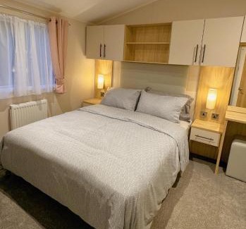 Carlisle House | Carlisle CAMELOT HOLIDAY PARK CA65SZ MANOR