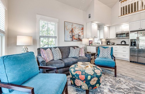 Carlton Landing Apartment | Carlton Landing! Cozy Garage Apartment close to all amenities!