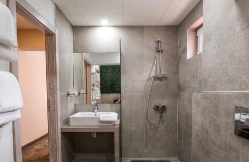 Varna City Centre Hotel | Caro Apartments & Rooms
