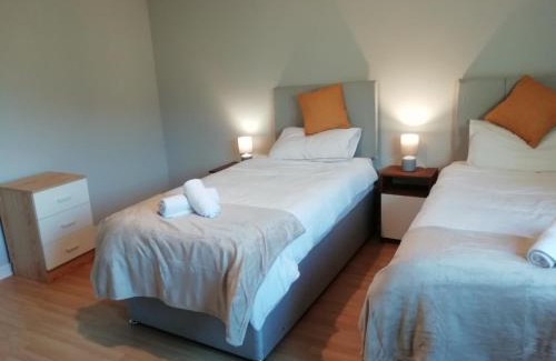 Kirkcaldy Apartment | Carvetii - Iona House, 2nd floor apartment sleeps up to 6