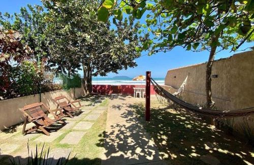 Maranduba House | Casa aconchegante pé na areia c/5 quartos.