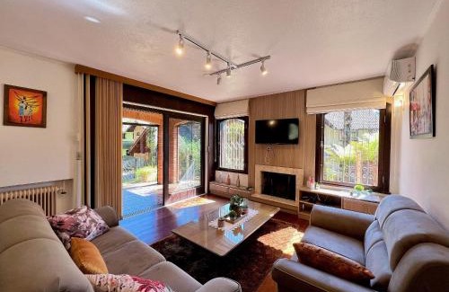 Planalto House | Casa Allegro 3dorm prox Lago Negro by AcheiGramado