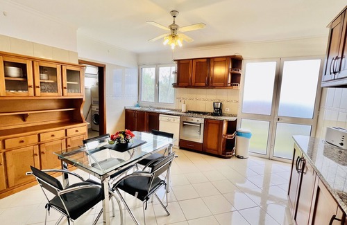 Canhas House | Casa Amarela by Your Madeira Rentals