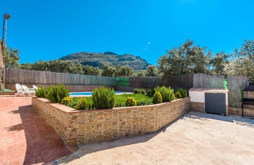 Villanueva del Trabuco Villa | Casa Ardila Alba Villanueva del Trabuco by Ruralidays