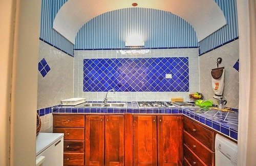 Praiano House | Casa Astride: A romantic and welcoming cottage which faces the sun and the sea, with Free WI-FI.