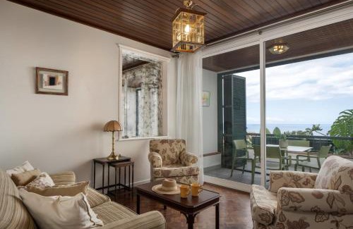 Imaculado Coracao de Maria House | Casa Bela Vista by An Island Apart