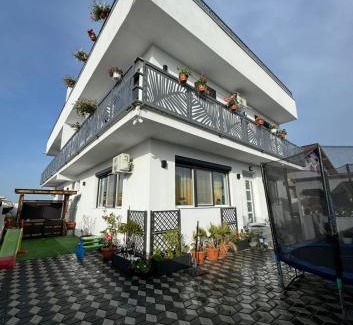 Navodari House | Casa Belle