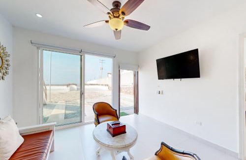 La Paloma House | Casa Blanca 44 - Playa Arcangel