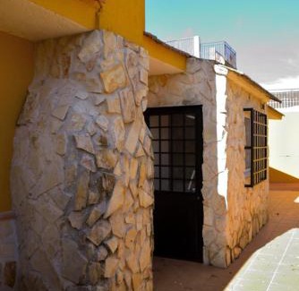 Mentrida House | CASA CAPELLANIA-chalet con piscina junto a Madrid