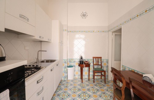 Monti Apartment | Casa Cecilia a Monti - close to the Colosseum