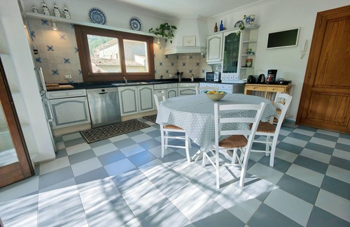 Mancor de la Vall House | Casa con Mucho Espacio en Pueblo muy Tranquilo Bien Comunicado. Piscina