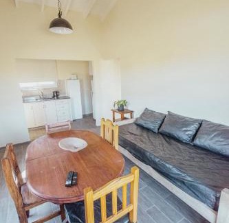 Partido de Coronel Suarez House | Casa con pileta en barrio Pillahuinco