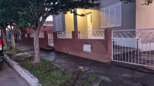 Villa Giardino House | Casa con pileta y excelente ubicación a una cuadra de la plaza principal en Villa Giardino
