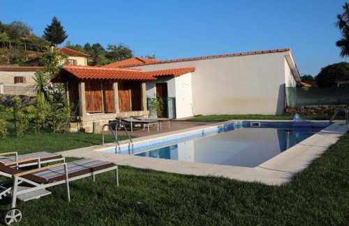 Cossourado e Linhares House | Casa da Capela