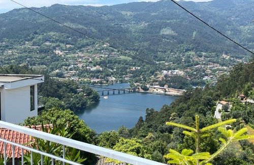 Cova House | Casa da Lage - Lareiras - Lenha - Vistas rio - Gerês