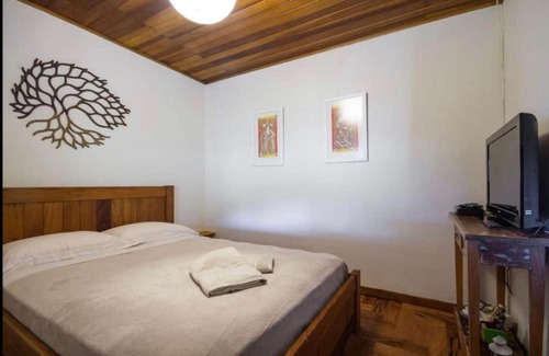 Campos do Jordao House | Casa da Onça no bairro dos Mellos