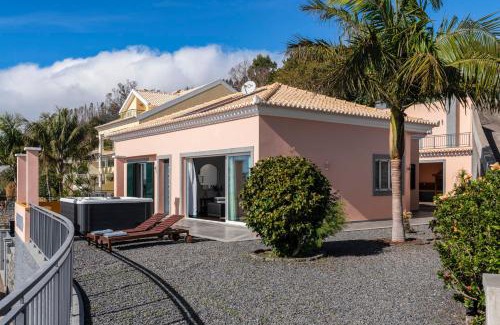 Quinta Grande House | Casa da Quinta Grande by An Island Apart