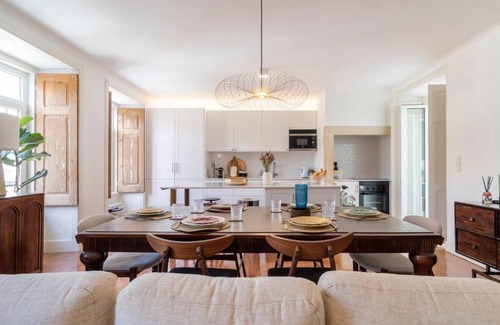 Penha de Franca Apartment | Casa das Flores 4BR + Office Space and A/C