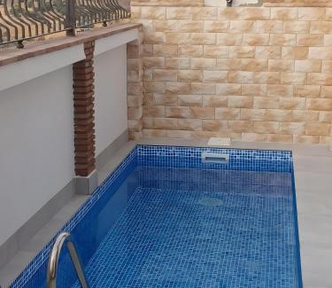 Montecorto House | Casa de Teones con piscina privada