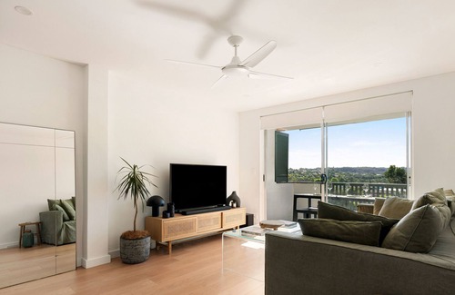 Freshwater House | Casa del Freshie - 10 minute walk to beach!