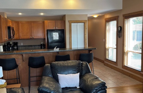 Okanagan-Similkameen Condo | Casa Del Mila Oro Beachfront 2 Bedroom Condo; Book now for spring/summer 2026