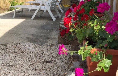 Galtelli House | 'Casa di Campagna' with Mountain View, Private Terrace and Garden