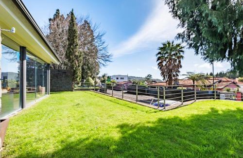 Santo da Serra House | Casa do Santo by Homie