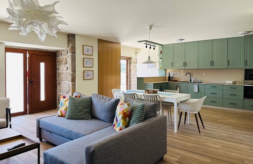 Molares Villa | Casa do Sol e Vinho: Breathtaking views & oasis of peace villa