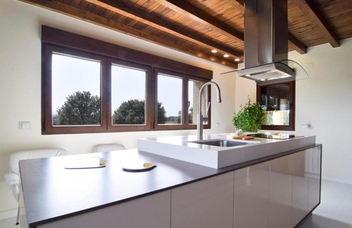 Gallegos de Sobrinos House | Casa Entre Piedras y Estrellas