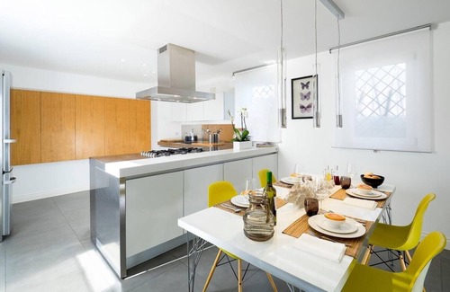 Catania City Centre Apartment | Casa Etna - Modern apartment with terrace, Catania